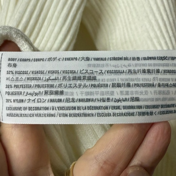 ABERCROMBIE + FITCH Soft Af Collection Cozy Ribbed Two Toned Color Block Sweater - Picture 10 of 10